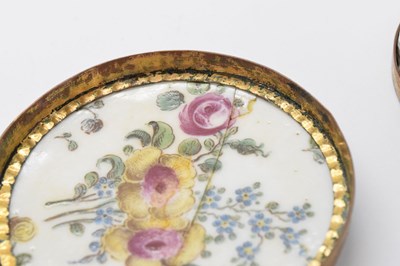 Lot 317 - Mid 18th Century French porcelain box