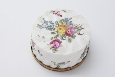 Lot 317 - Mid 18th Century French porcelain box