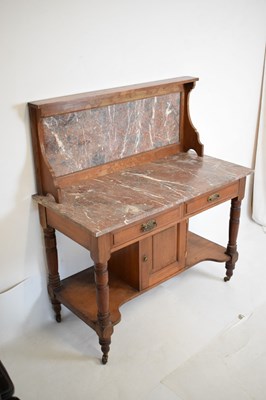 Lot 521 - Early 20th Century marble-top washstand