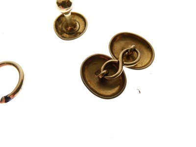 Lot 43 - 18ct gold single cufflink,  18ct gold shirt pin