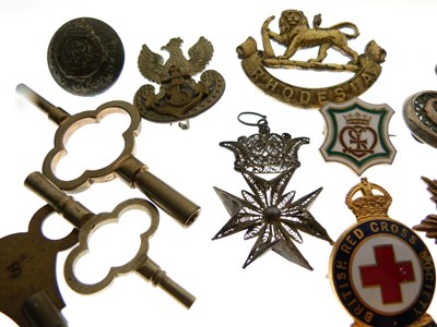 Lot 158 - Quantity of military cap badges