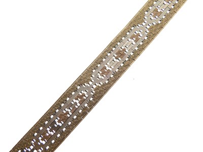Lot 50 - Three-colour fancy link bracelet