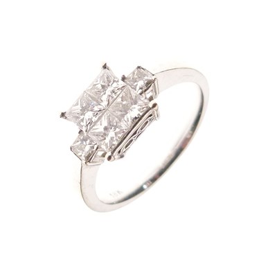 Lot 6 - Princess cut diamond cluster ring