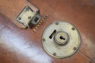 Lot 169 - Leather hatbox with two top hats