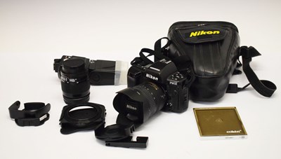 Lot 206 - Quantity of Nikon camera equipment