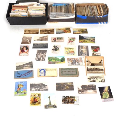 Lot 207 - Quantity of loose postcards