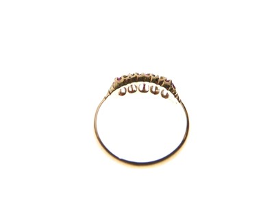 Lot 12 - 18ct gold five-stone ring