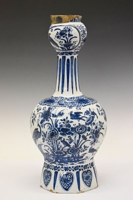 Lot 351 - 18th Century Dutch Delft vase - Pieter Gerritsz Kamm, 'De Drie Posteleyne' workshop