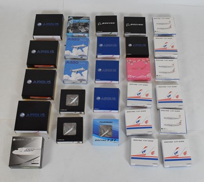 Lot 306 - Twenty-seven boxed 1:400 scale model planes