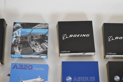 Lot 306 - Twenty-seven boxed 1:400 scale model planes