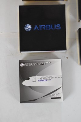 Lot 306 - Twenty-seven boxed 1:400 scale model planes