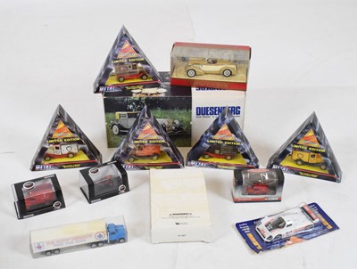 Lot 303 - Large quantity of boxed diecast model vehicles