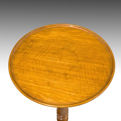 Lot 557 - Satinwood pedestal wine table