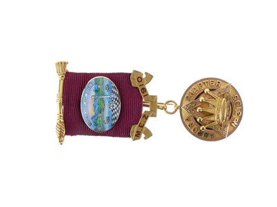 Lot 33 - Edwardian 9ct gold circular 'Royal Arch' Aurora Chapter Lodge breast jewel