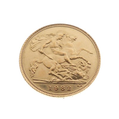 Lot 173 - Elizabeth II gold half sovereign, 1982