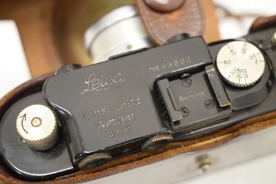 Lot 133 - Leica camera in leather case