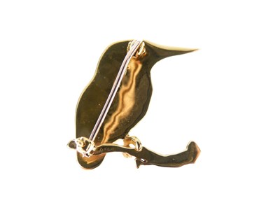 Lot 30 - Alabaster & Wilson 9ct gold and enamel kingfisher brooch