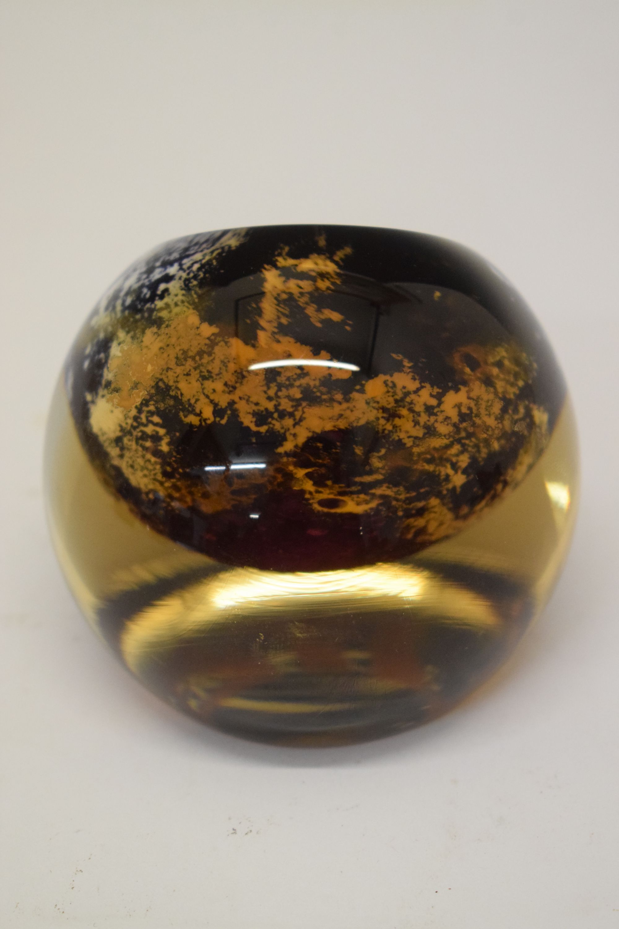 Lot 324 Five Caithness paperweights