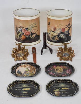 Lot 531 - Quantity of decorative toleware, etc