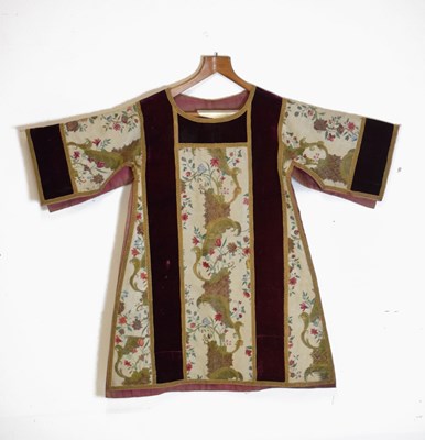 Lot 239 - Velvet and damask tabard