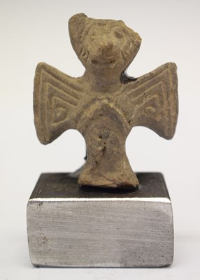 Lot 157 - Antiquities - Pre Columbian terracotta figure of a bat