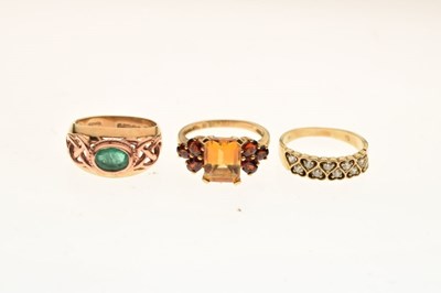 Lot 17 - 9ct gold yellow and rose gold ring