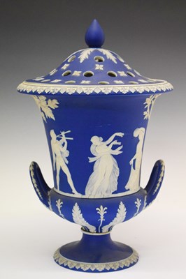 Lot 276 - Wedgwood urn and cover