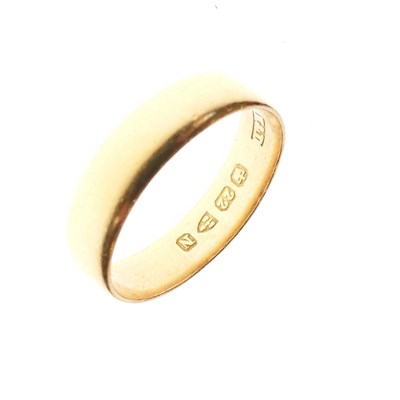 Lot 20 - Victorian 22ct gold wedding band