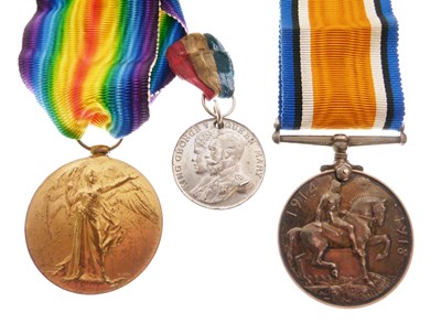 Lot 271 - First World War medal pair and George V Silver Jubilee commemorative medallion