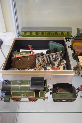 Lot 310 - Quantity of Hornby O gauge railway trainset items