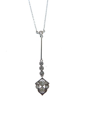 Lot 45 - Edwardian-style diamond set pendant