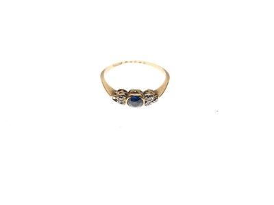 Lot 10 - Sapphire and diamond cluster ring