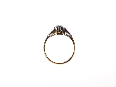Lot 20 - Single-stone 18ct gold ring