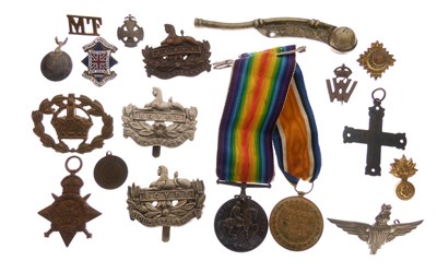 Lot 275 - First World War medals, cap badges, etc