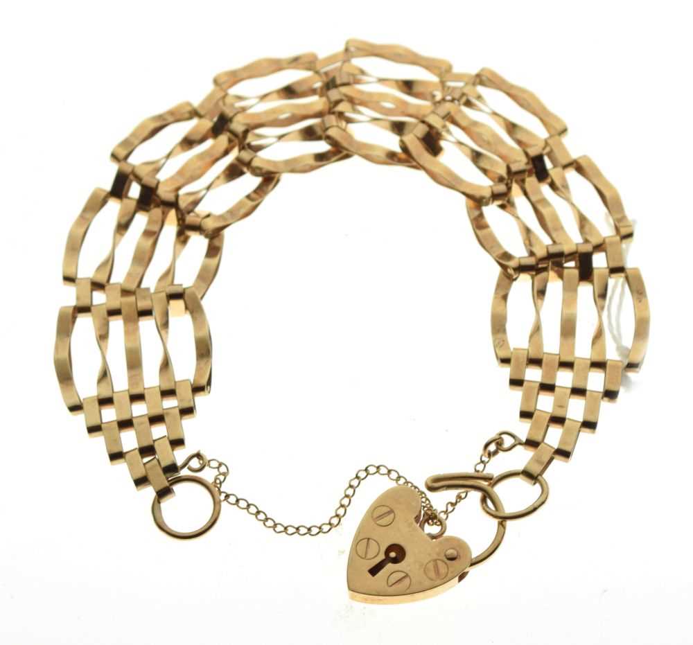 Lot 46 - 9ct gold gate-link bracelet, 11g approx