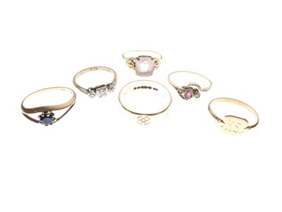 Lot 21 - Quantity of various gold rings