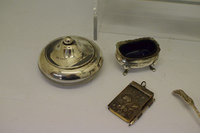 Lot 139 - Collection of small silver items