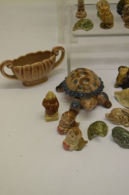 Lot 343 - Wade Whimsies & crackers