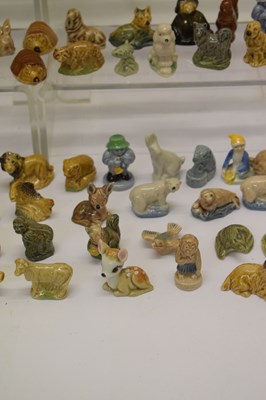 Lot 343 - Wade Whimsies & crackers