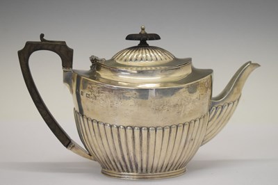 Lot 144 - Edwardian silver tea pot