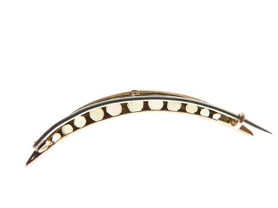 Lot 30 - 9ct gold and opal crescent brooch