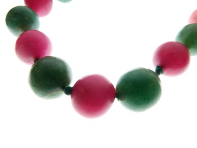Lot 60 - Dyed quartz bead necklace