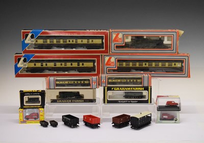 Lot 381 - Graham Farish and Lima 00 and N gauge items