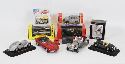 Lot 376 - Mixed quantity of mainly boxed diecast model vehicles