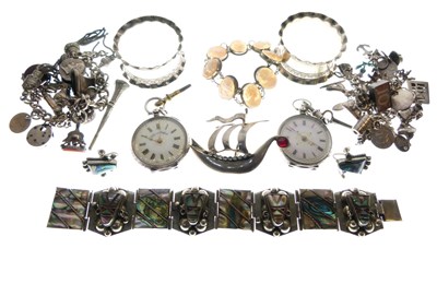 Lot 104 - Assorted silver, jewellery and objects of virtue