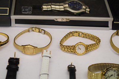 Lot 128 - Mixed quantity of fashion watches