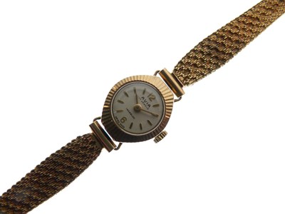 Lot 122 - Avia - Lady's 9ct gold 17 jewels Incabloc cocktail watch