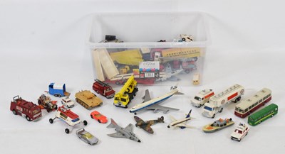 Lot 373 - Mixed quantity of loose Corgi and Dinky Toys diecast vehicles