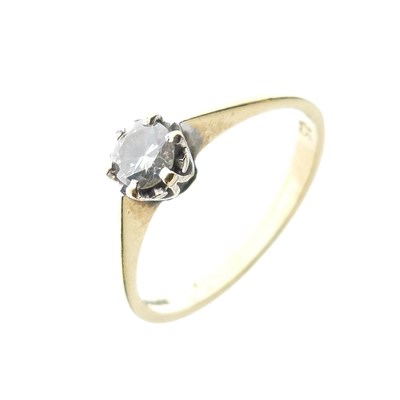 Lot 5 - 18ct gold and platinum single-stone diamond ring