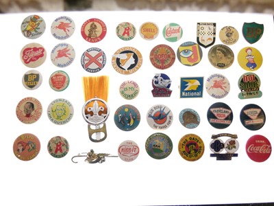 Lot 101 - Quantity of badges